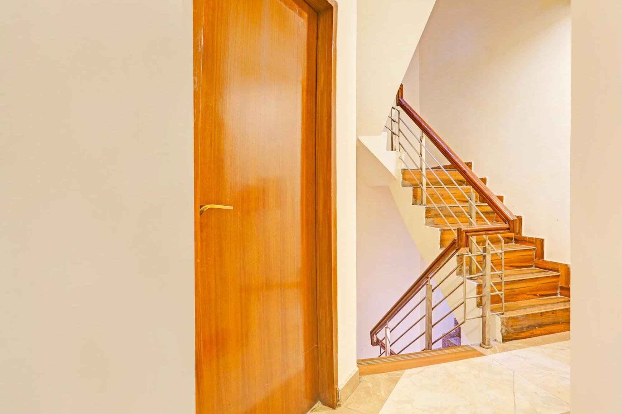 Super Hotel O Sector 45 Formerly Manyavar Chandīgarh Zewnętrze zdjęcie